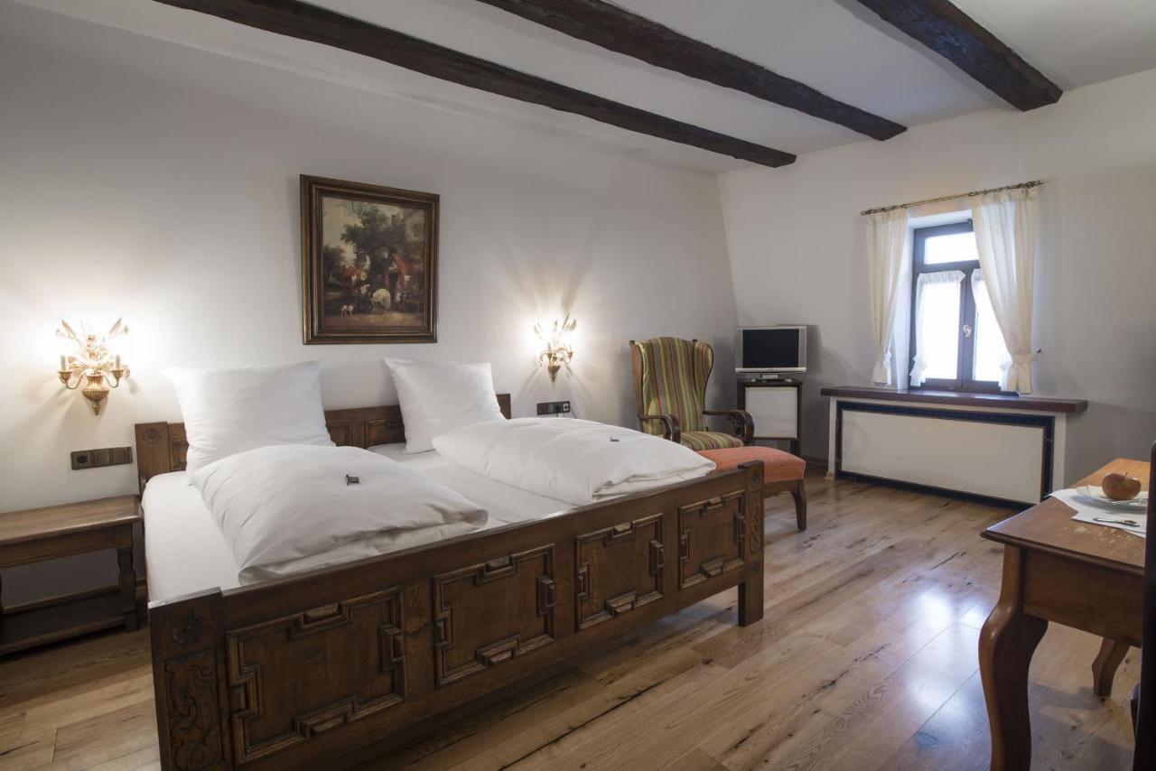 Hotel Ochsen Post Tiefenbronn ภายนอก รูปภาพ